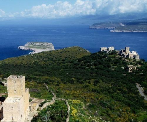 Omales Villa | Mani Fort Charabos