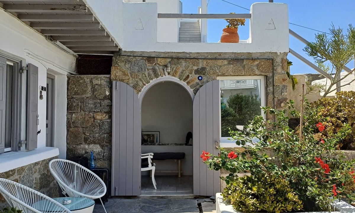 Mykonos Town House | Manos Rooms
