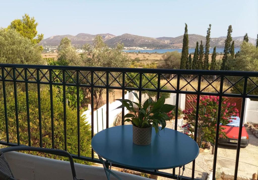 Anavyssos Apartment | Marco Polo's Mooring Cozy Navy House