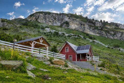 Strellc i Epërm House | Mariash Woodhouse I Sauna I Stargazing Glasshouse