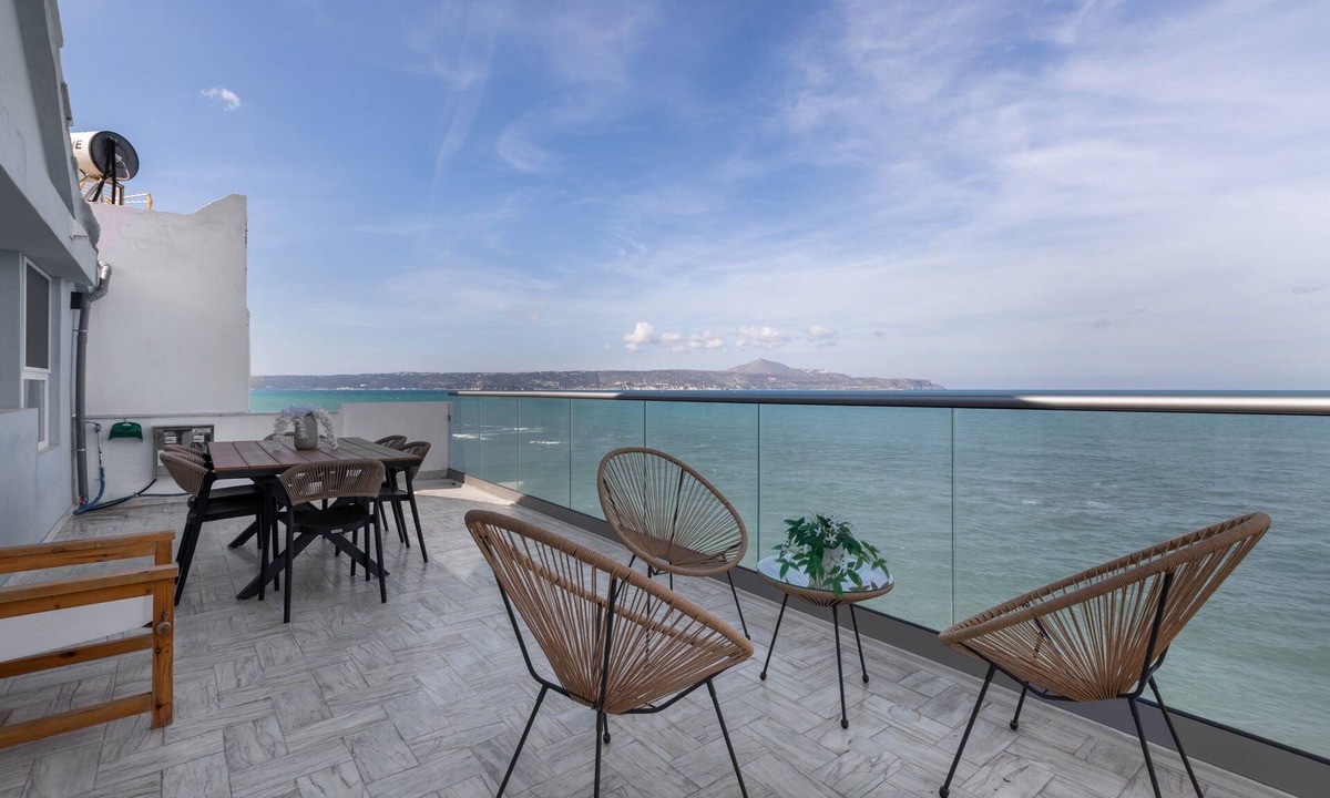 Kalyves Apartment | Mario Luxury Seafront Penthouse with Jacuzzi – Casa di Mario, Kalyves, Crete