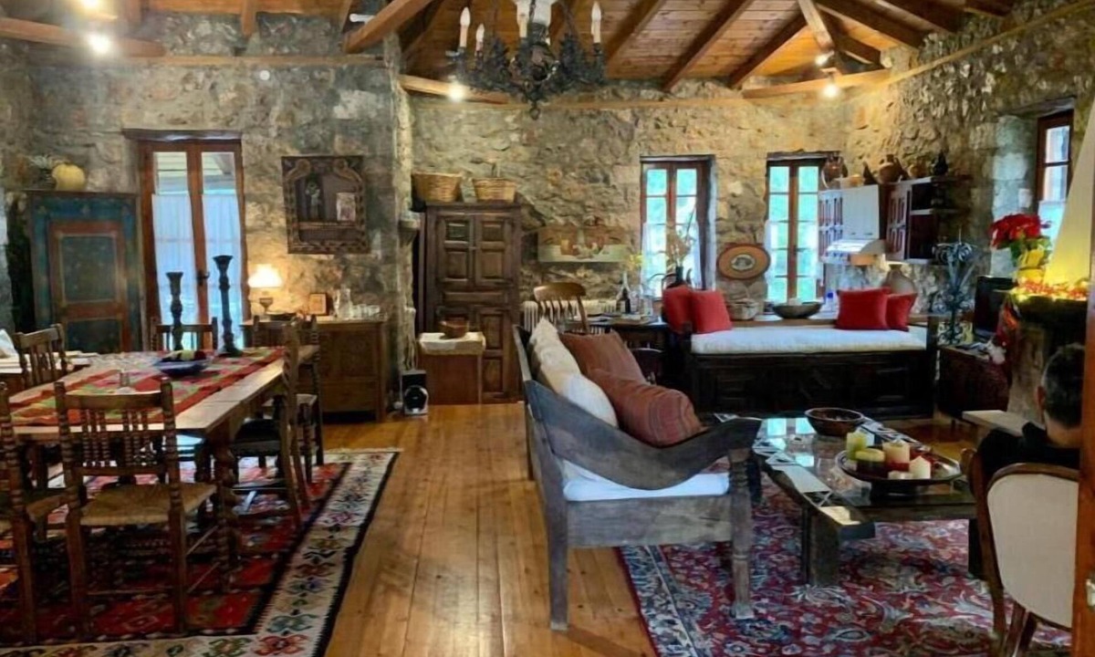 Kefalochori House | MARIOLATA STONE