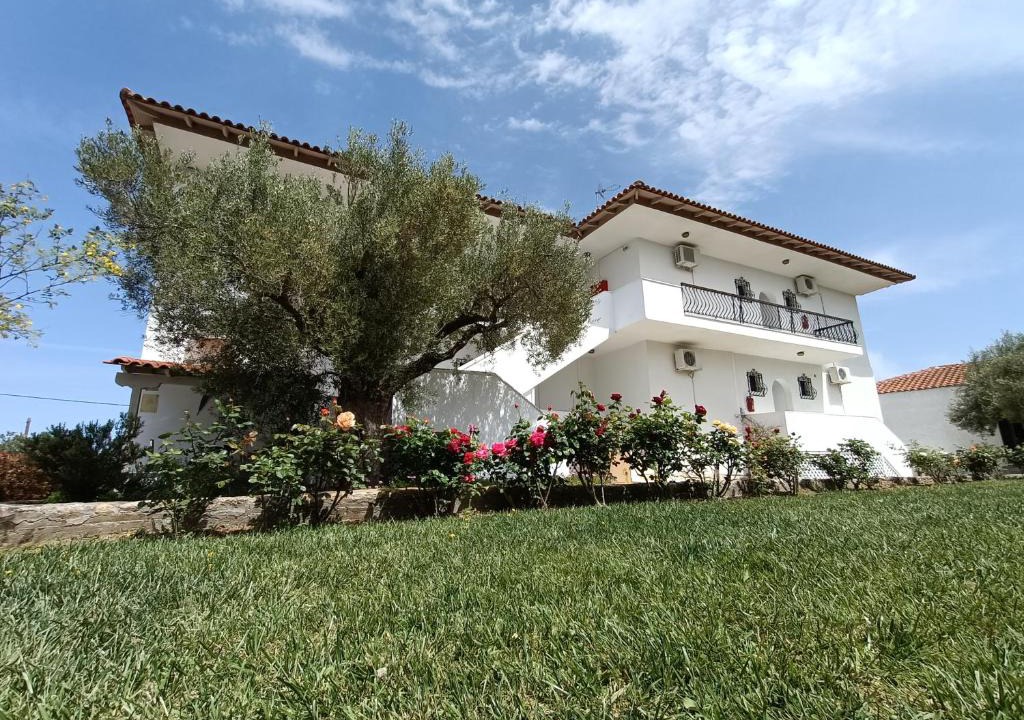 Afytos Apartment | Marios Garden House
