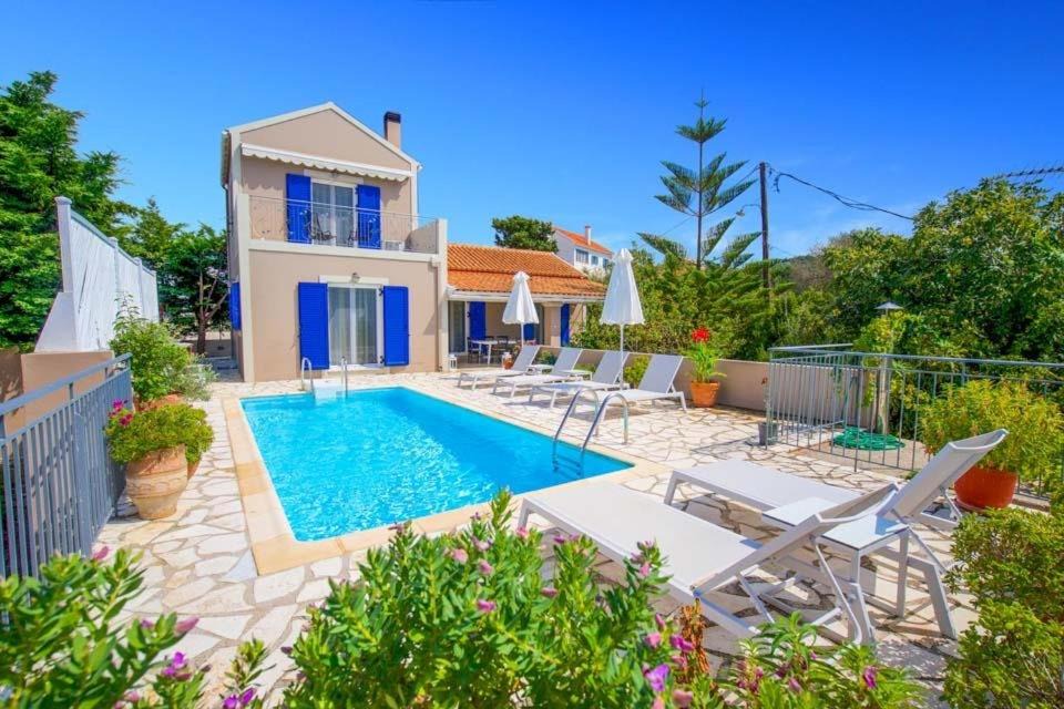 Antipata Villa | Markantonata Villa Sleeps 5 Pool Air Con WiFi