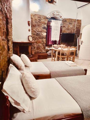 Mesta House | Mastic castle house