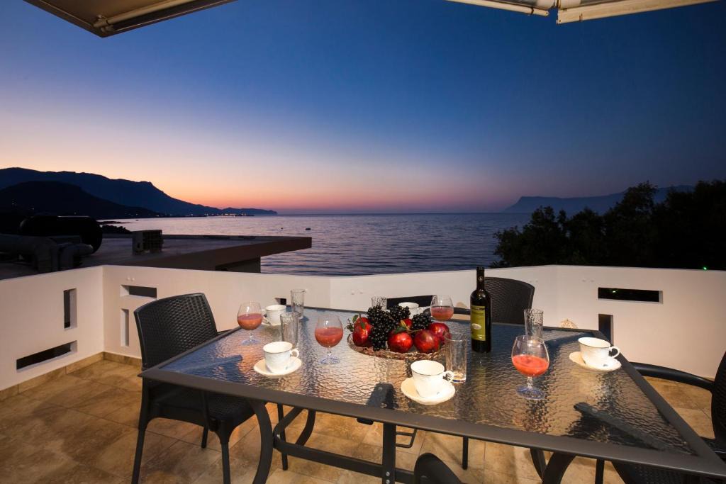 Kissamos Apartment | Mavros Molos Seaside deluxe Apartment