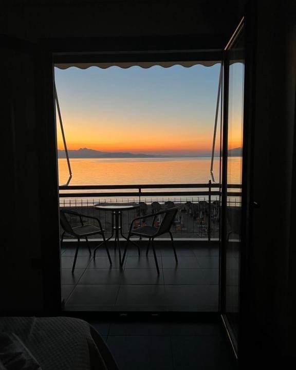 Spata-Artemida Apartment | MEDORA By the Sea Near Airport