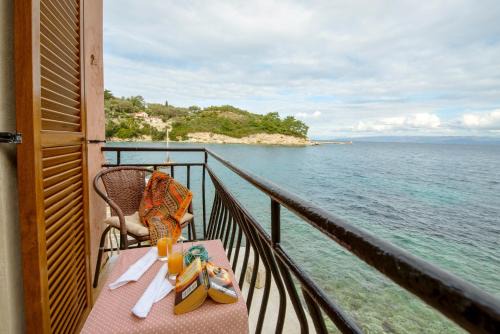 Longos House | Mermaid cottage