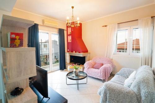 Patras House | Modern 3 Bed Home with Balconies and Sea Access