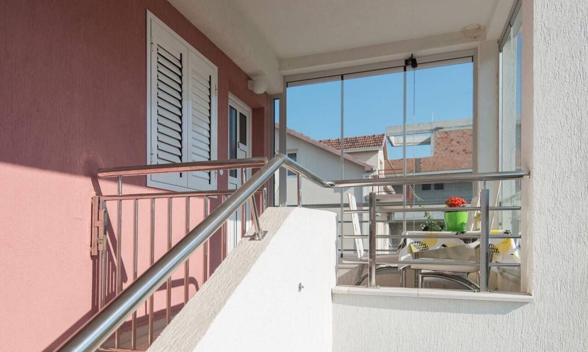 Tomicici Apartment | Modern Seaside Apartment with Balcony - Erika,Donja Lastva