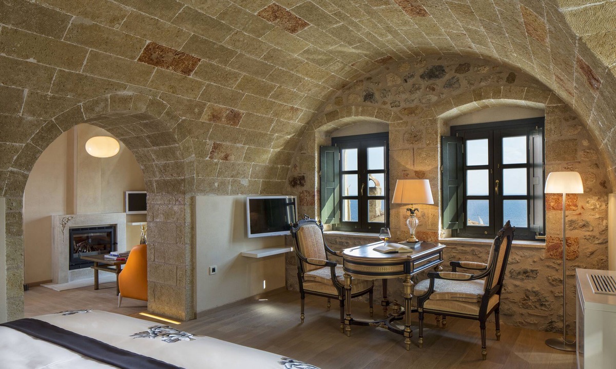 Monemvasia Hotel | Moni Emvasis Luxury Suites