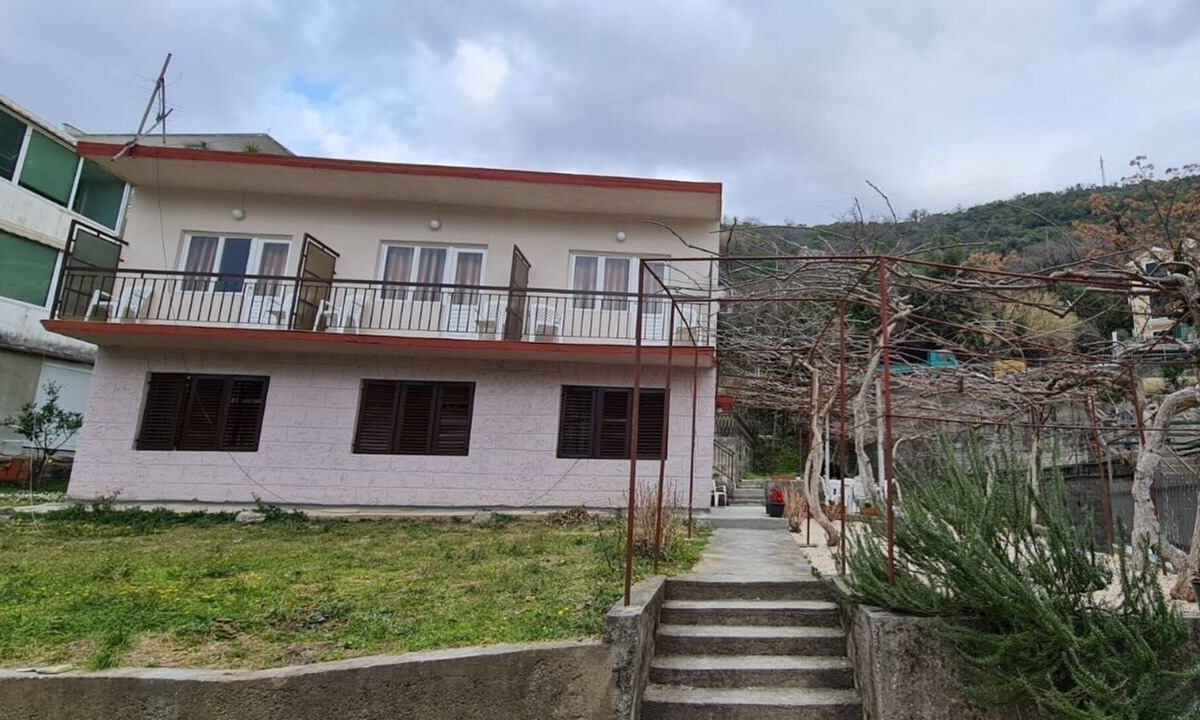 Igalo House | Montenegro Johnny`s Guesthouse - Rooms *** in Igalo