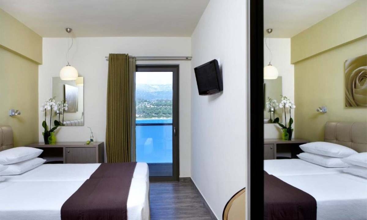 Argostoli Town Hotel | Mouikis Hotel Kefalonia