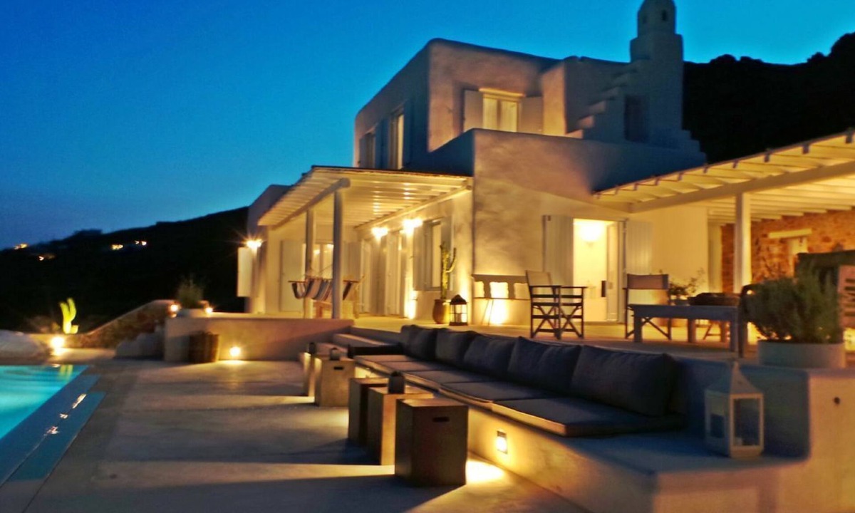 Xilokeratidi Villa | My Rental Homes - Villa Ares with swimming pool surrounded by a spacious relax area