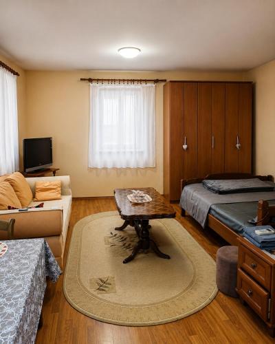 Old Town Apartment | Native Apartments