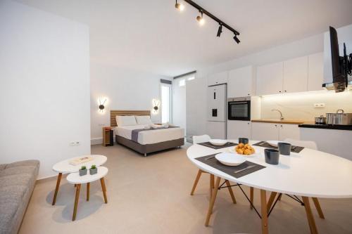 Plaka Apartment | Naxos Mini Cube