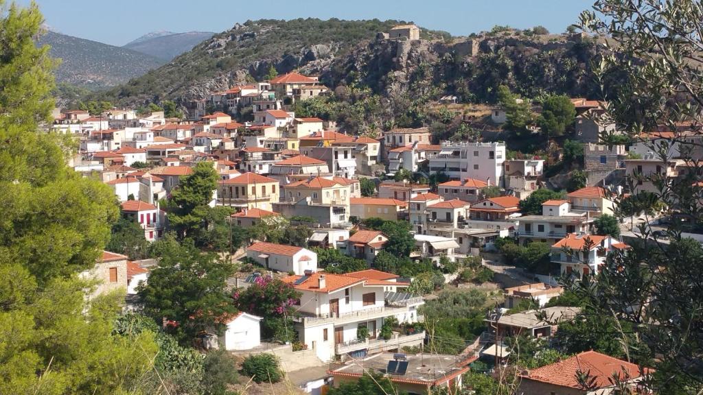 Melissopetra House | Nea Epidavros view