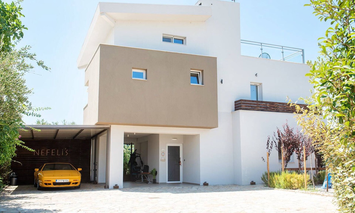 Kato Achaia Villa | Nefeli's Luxury Villa - Private pool - ADA compliant - Near Patras - Peloponnese