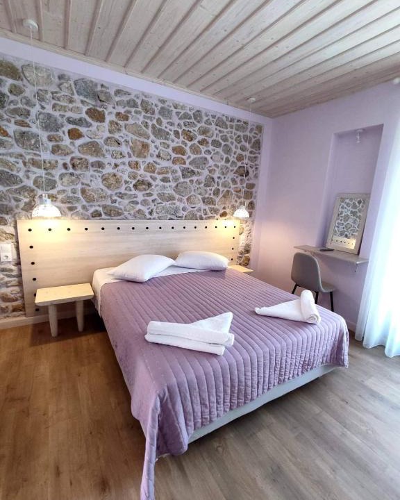 Agia Bed & Breakfast | Neon