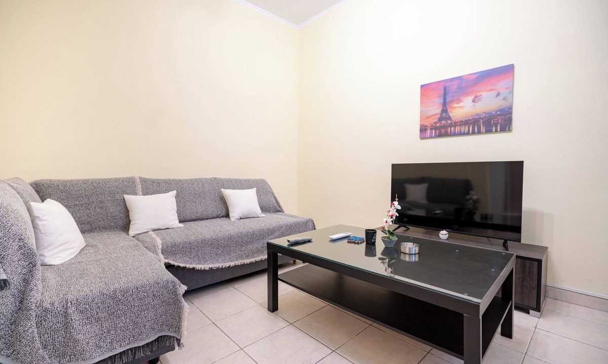 Athens Apartment | Neos kosmos 1 bedrm semi-basement flat by MPS
