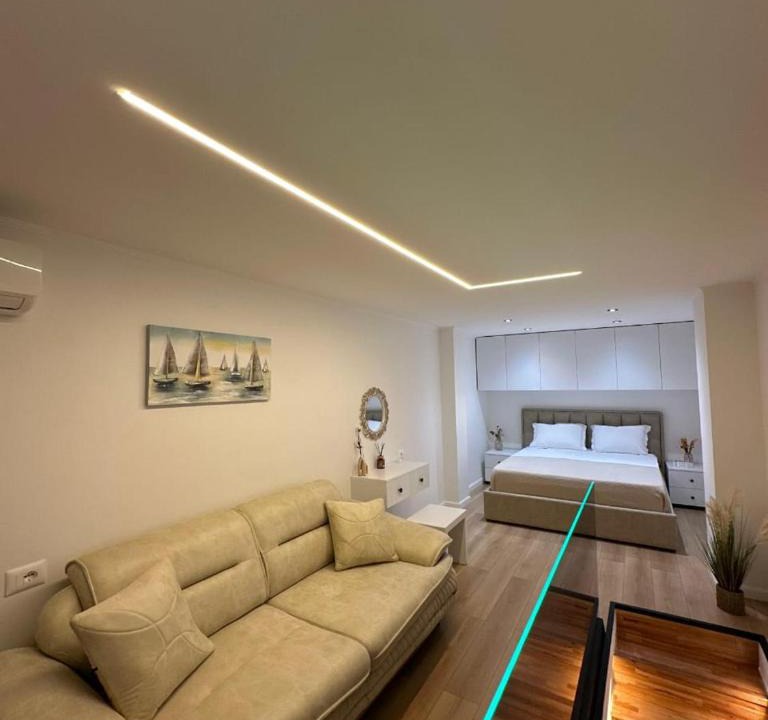 Shkembi i Kavajes Apartment | Nevi's Room 1