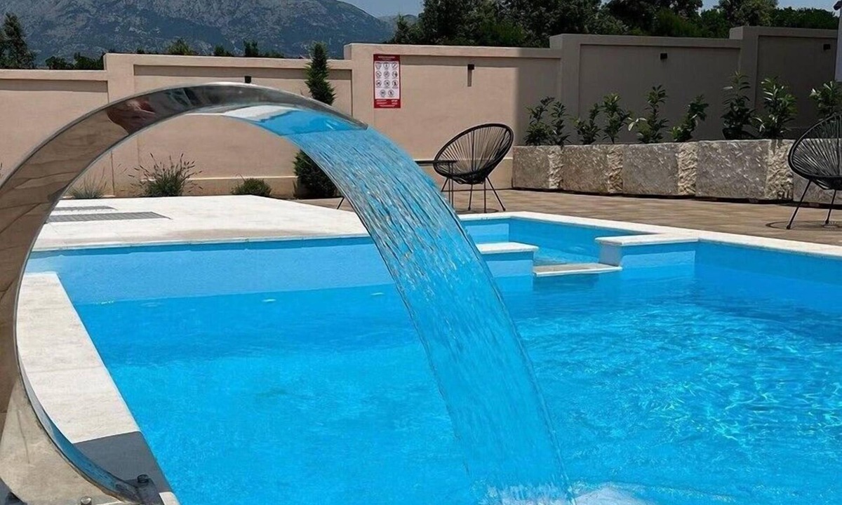 Utjeha Hladna Uvala Apartment | NEW! Apartment 4 with Pool in Bar, Montenegro