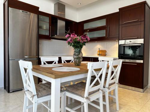 Mithi Apartment | Nick & Alex, Beautiful Village Apartment