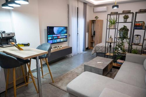 Sindos Apartment | Nick's Crib