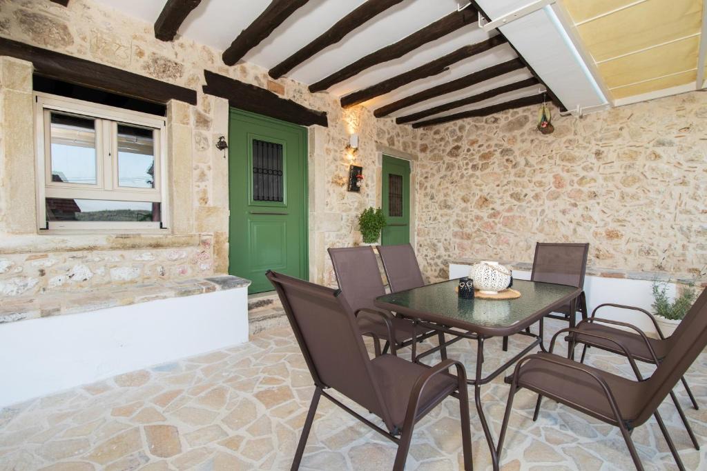 Ano Korakiana Apartment | Nikolas est 1773