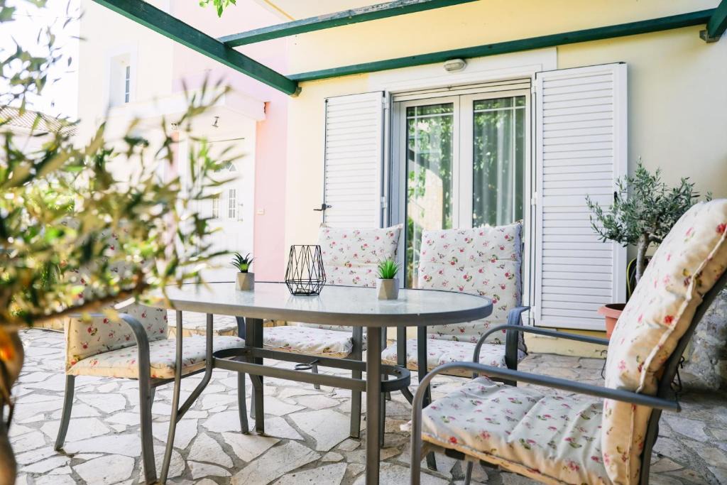Pyrgos House | Nous Dios