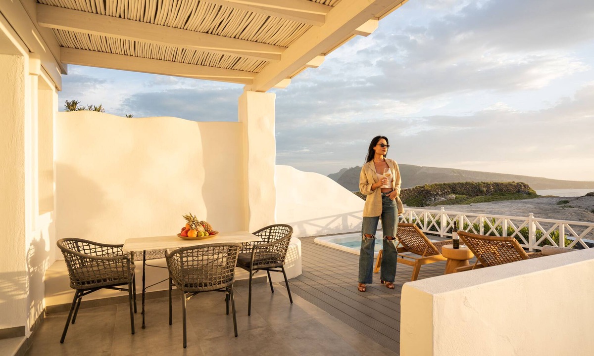 Oia Villa | Oia Sunset Villas - Villa "Pearl" - Swimming pool - Private outdoor Heated Spa