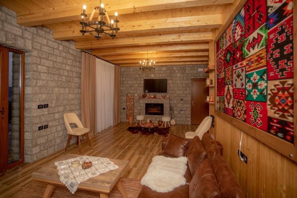 Shkoder County Hotel | OLD HOUSE