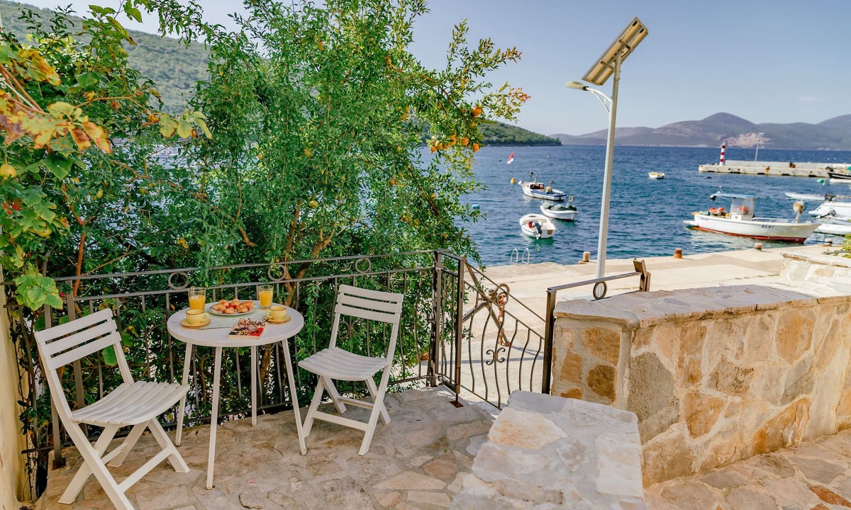 Bigovo Condo | Old rustic house near the sea