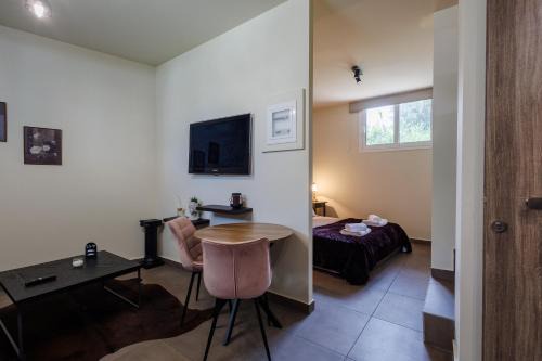 Anatolikos Sinikismos Apartment | Olive and Sea Suites