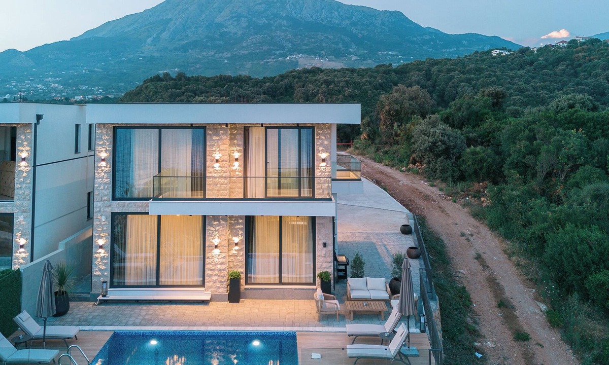 Bar Villa | Omena Luxury Villas - 3 Bedroom Villa with Pool & Sea View - Utjeha