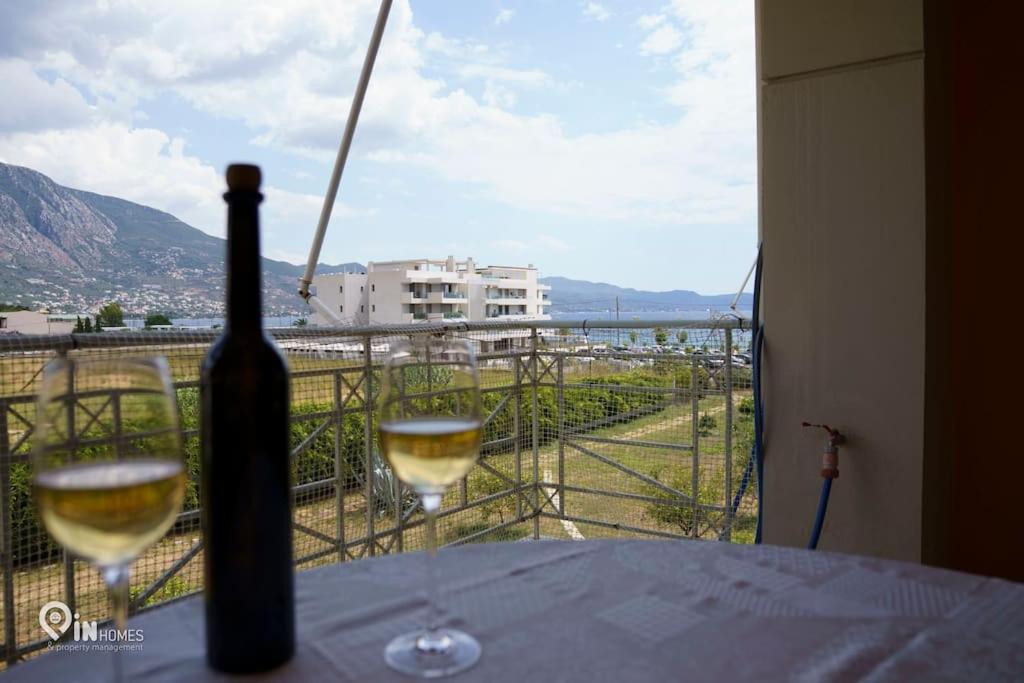 Anatolikos Sinikismos Apartment | On The Wave - Modern Beachfront Apartment in Kalamata