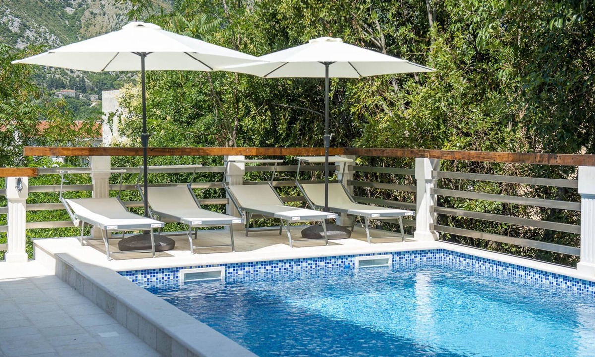 Kotor Apartment | One Bedroom Apartment With Patio & Pool Access Near The Historical Town