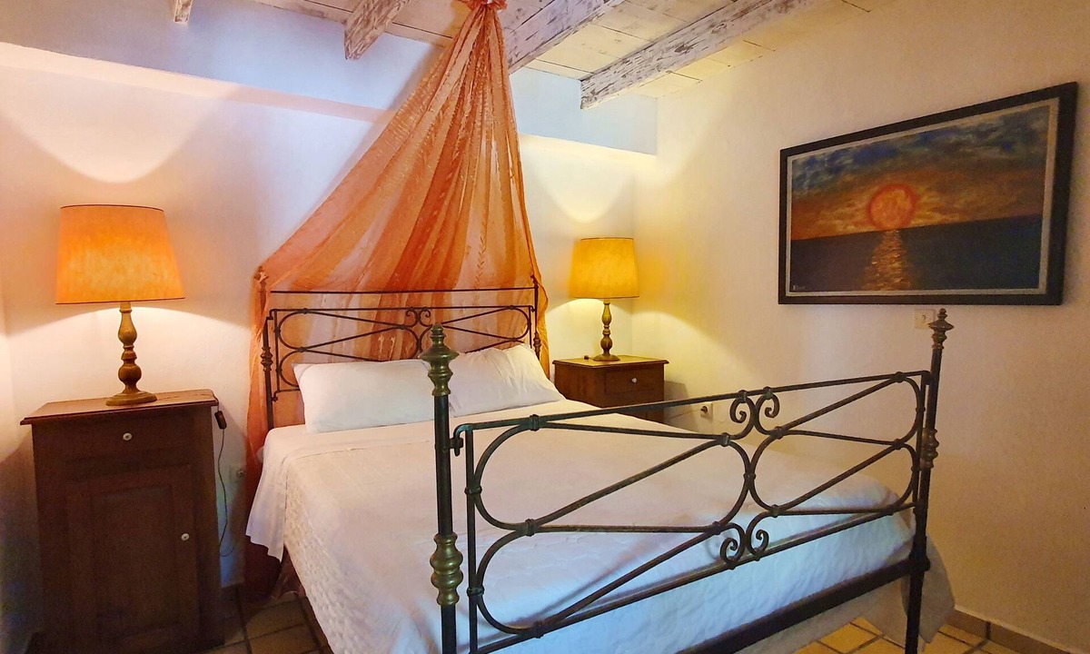 Lagoudi Zia Apartment | Orea Ellas - Aphroditi | Garden Apartment