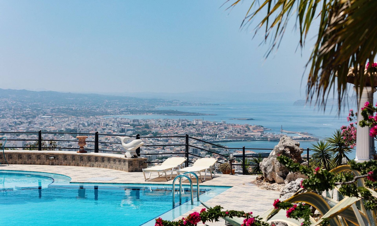 Chania Town Villa | Outstanding Villa Paparouna with large private pool