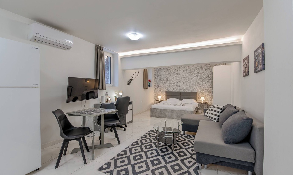 Palaio Faliro Apartment | Paleo Faliro Gardenbay