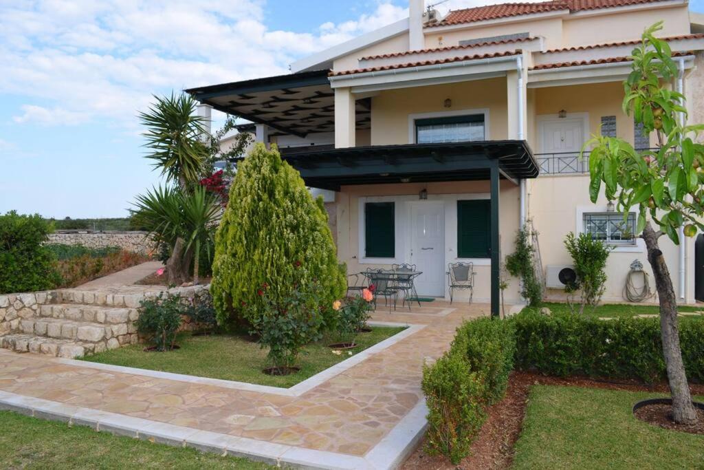 Karavados House | Paloma