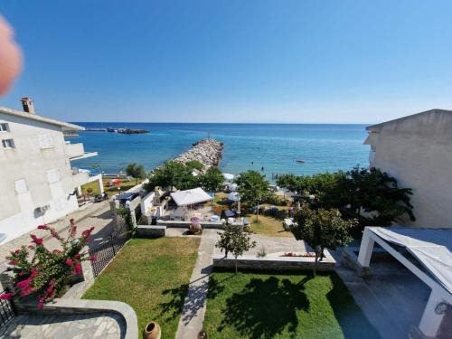 Nea Skioni Apartment | PANSION ALEXANDROS BY THE SEA
