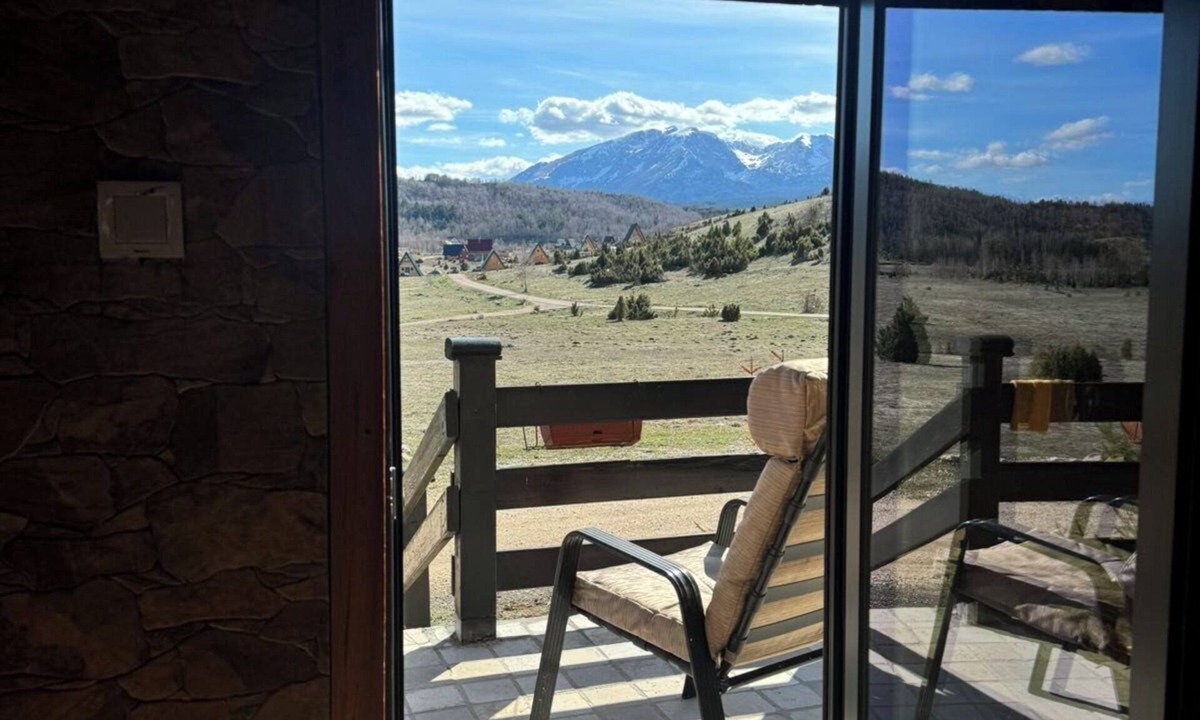 Zabljak Cottage | Peaceful Cabin with Mountain View - Ideal for Families!