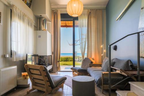 Kalamitsi Apartment | Pelagos Paradise Seafront Villa by Booking Kottas