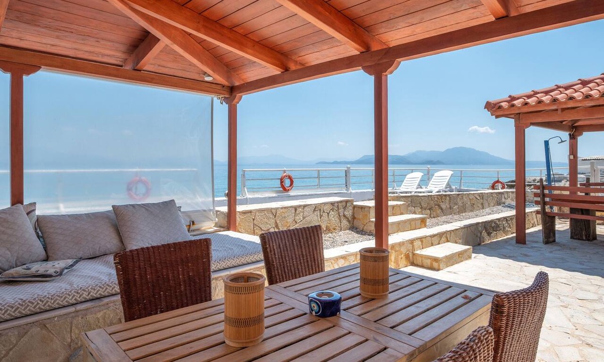 Kato Diminio Villa | Peloponnese Beachfront Villa (Gelinas Beach house)