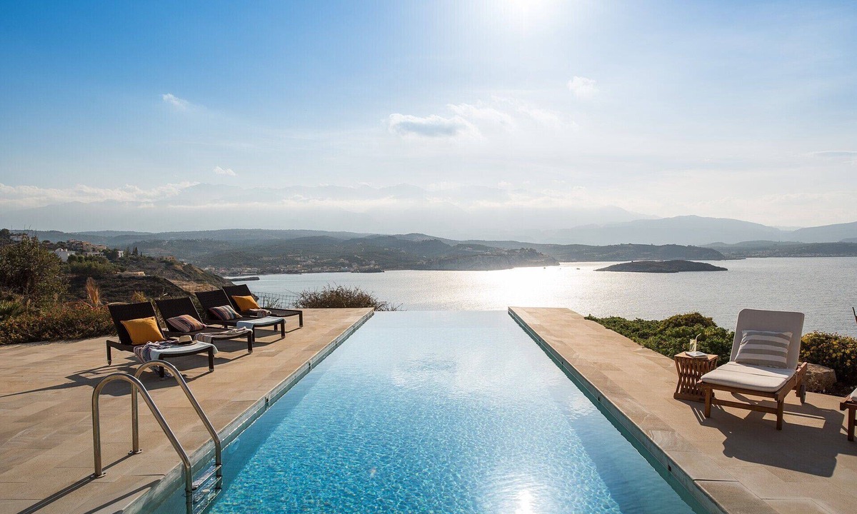 Plaka Villa | PENINSULA. Unique villa on the edge of the Plaka coast of Almyrida.