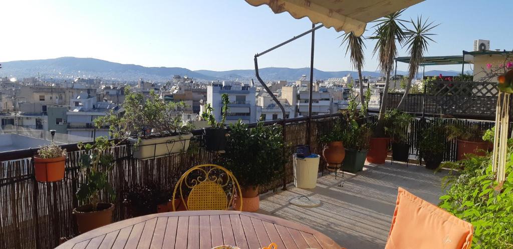Petralona Apartment | Penthouse Balcony close to Acropolis