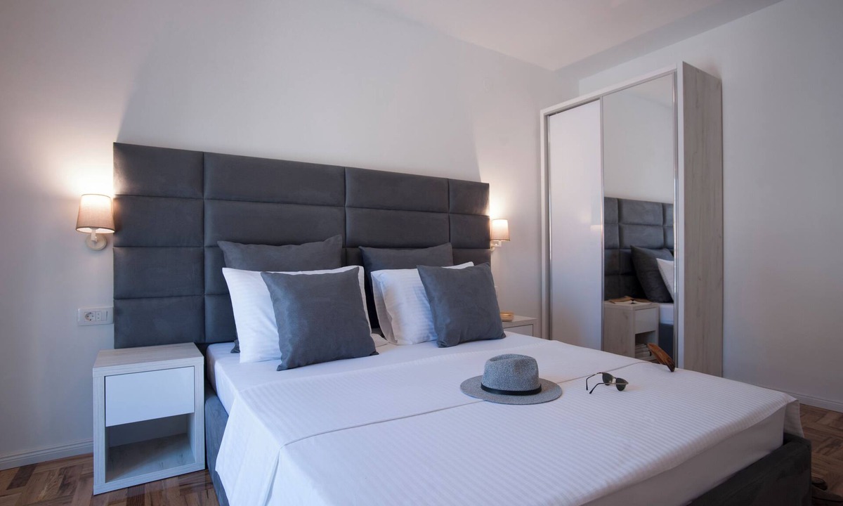 Prijevor Apartment | Perfect 1-bedroom apartment with AC in charming Budva