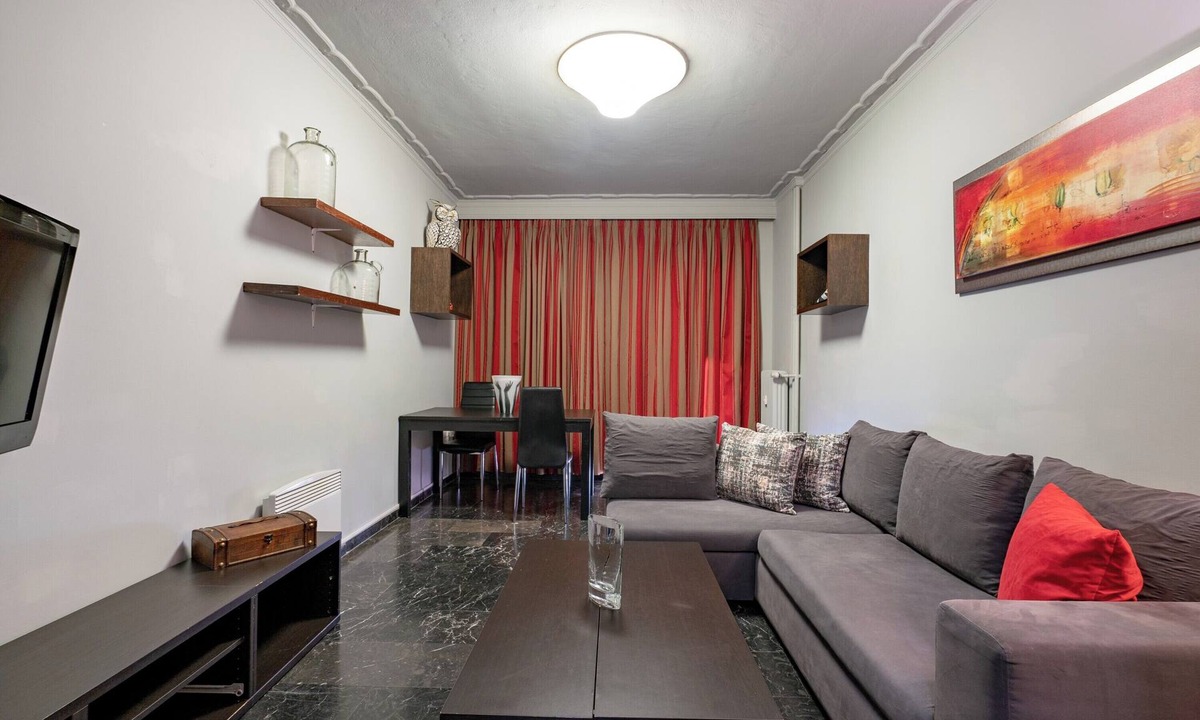 Petralona Apartment | Petralona 2BDRM -Easy Access to City Center by ΜΡS