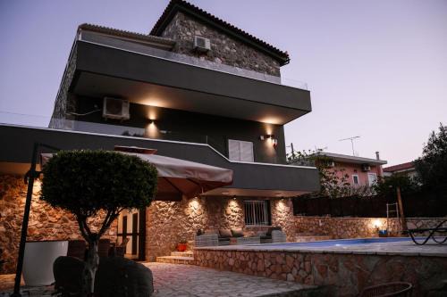 Phocis Region Villa | PETRINO VILLA Sxinos